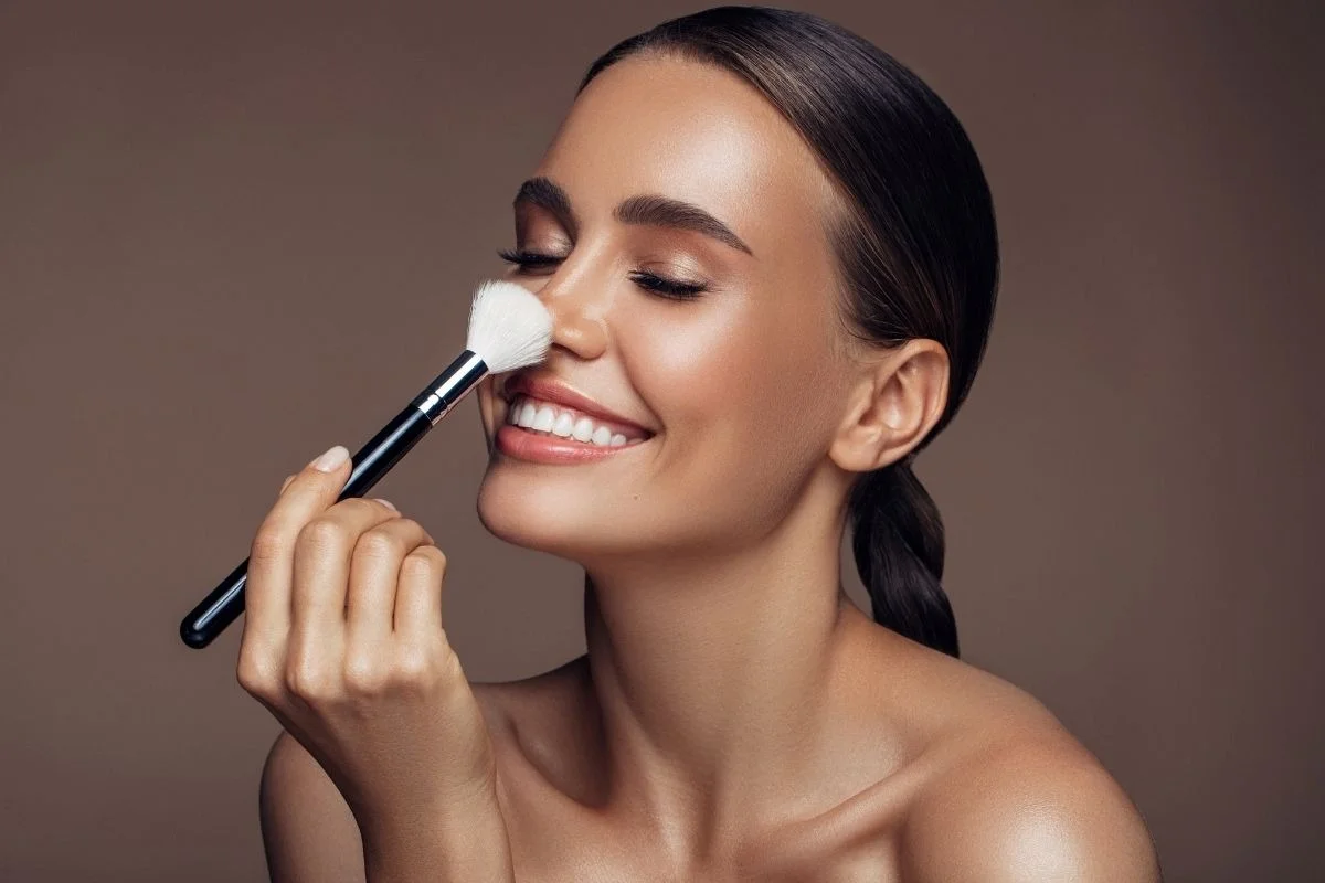 Cara Membuat Hidung Terlihat Lebih Mancung dengan Makeup