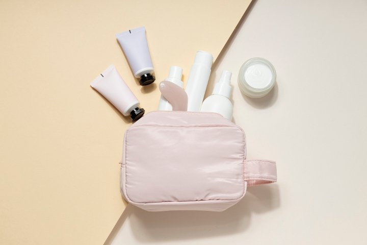 Skincare Routine untuk Travelling: