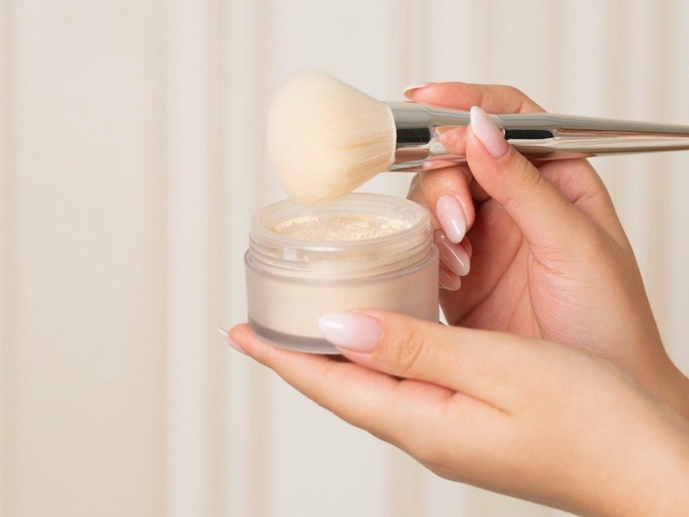 Makeup untuk Wajah Berjerawat: Tips agar Tetap Flawless