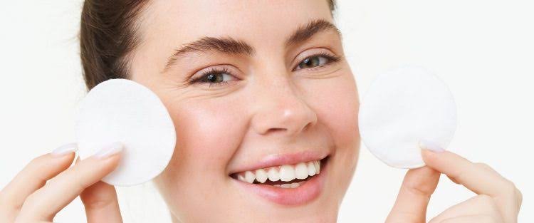 Cleansing Wipes: Ketika Membersihkan Wajah Cukup Sekali Usap
