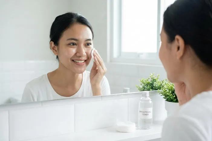 Brightening Toner: Ketika Kulit Kusam Berubah Jadi Bercahaya